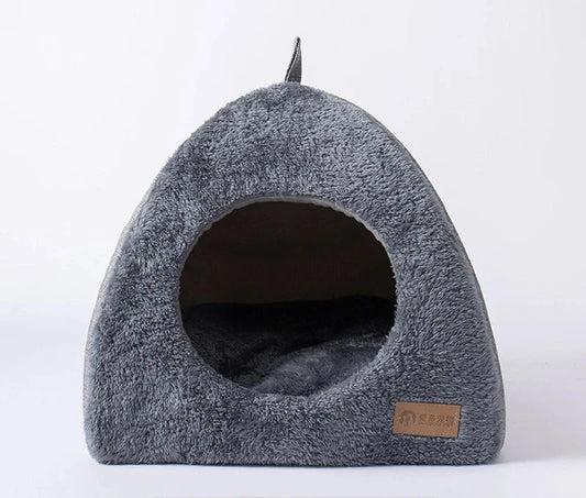 Casa para Gatos Triangular de Terciopelo Cerrada – Acogedora y Cálida, Ideal para Descanso y Seguridad 0