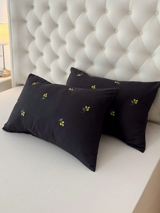 Funda de Almohada Negra con Bordado de Estrellas y Luna – Diseño Elegante y Sofisticado, 20 x 30 cm 0
