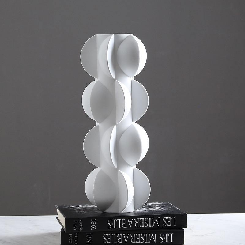 Jarrón Decorativo Espiral Blanco y Negro de Resina – Florero Moderno para Interiores Elegantes 5