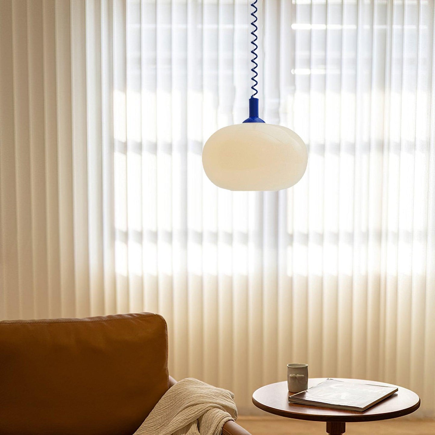 Lámpara Colgante Moderna Redonda de Metal y Vidrio con Iluminación LED – Ideal para Interiores Elegantes y Acogedores 1