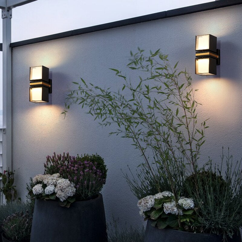 Lámpara de Jardín LED Ajustable, Impermeable y Moderna, Iluminación Personalizable para Exteriores 4