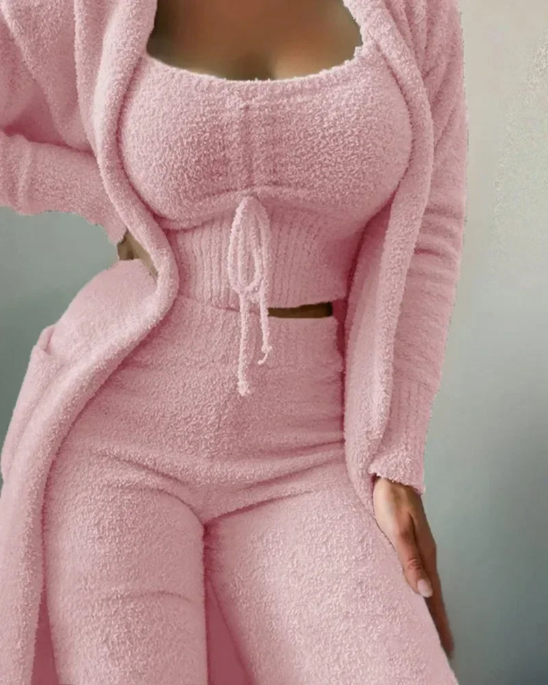 Pijama de Vellón Suave de Tres Piezas para Mujer - Conjunto Moderno y Cálido para Otoño e Invierno 2