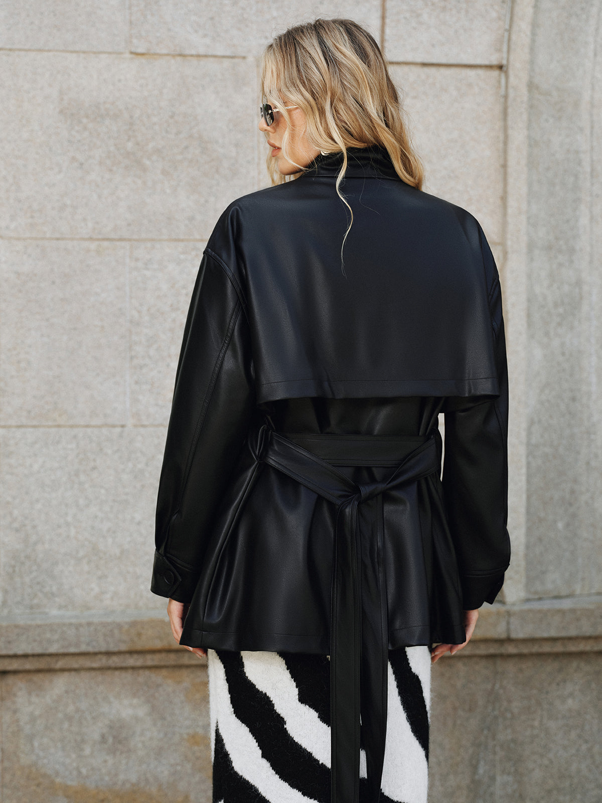 Abrigo de PU con Cinturón y Cuello Alto para Mujer - Prenda Cálida y Elegante en Poliéster y Algodón 5