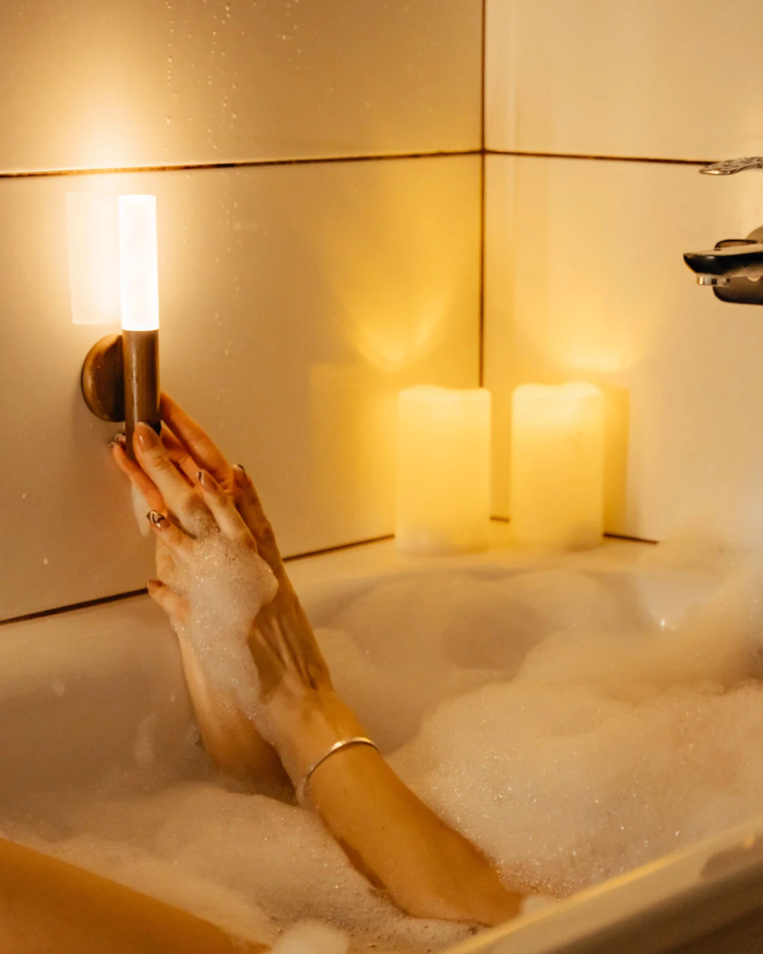 Aplique de pared inalámbrico de madera 8