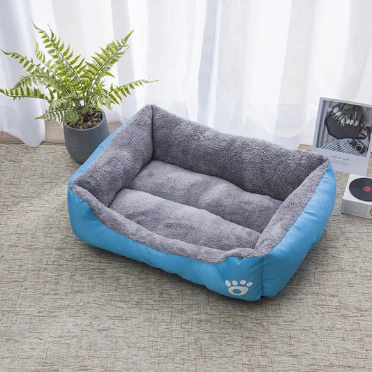 Cama de Invierno para Perros Grandes, Suave y Resistente al Agua, Varios Tamaños Disponibles 0