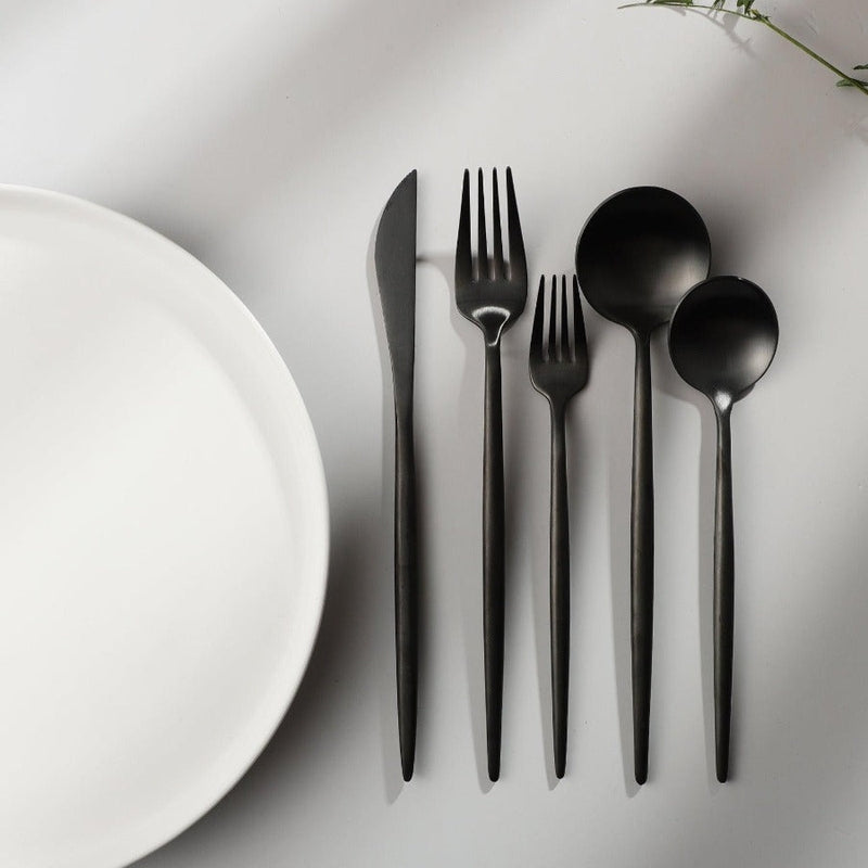 https://cdn.shopify.com/s/files/1/0886/2397/2701/files/Minimalist-Flatware-jazzupco-13.jpg