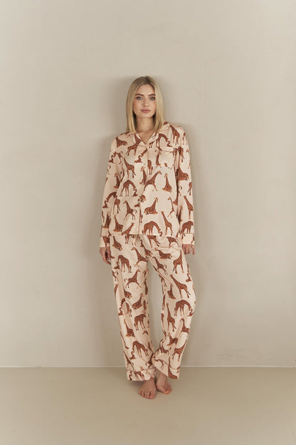Conjunto de Pijama de Algodón para Mujer con Estampado de Jirafa – Ropa de Dormir Cómoda y Elegante en Beige 4