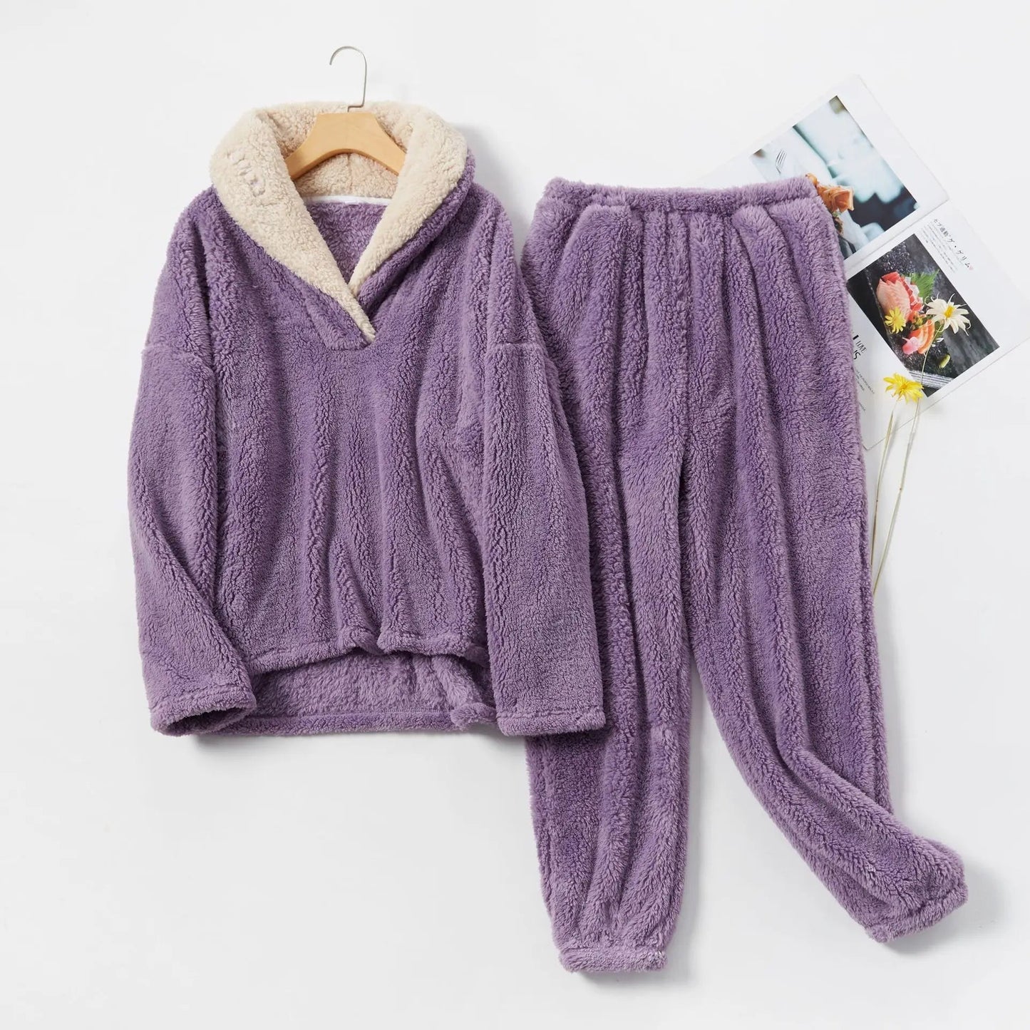 Conjunto de Ropa de Estar por Casa de 2 Piezas en Forro Polar Suave con Capucha y Bolsillo – Ideal para Relax y Descanso 4