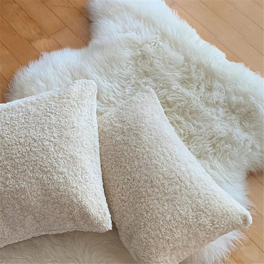 Funda de Almohada Suave de Peluche Blanca – Elegante y Cálida para Decoración del Hogar, 30x50 cm 0
