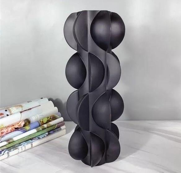 Jarrón Decorativo Espiral Blanco y Negro de Resina – Florero Moderno para Interiores Elegantes 3