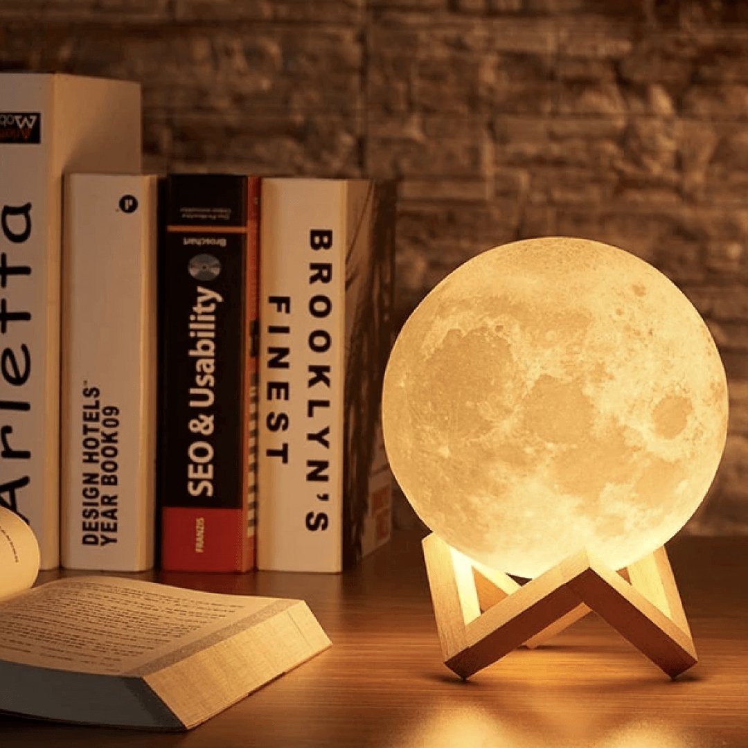 Lámpara Decorativa Lunar con Base de Madera Natural y Control Táctil – Luz Cálida para Decoración de Interiores 2
