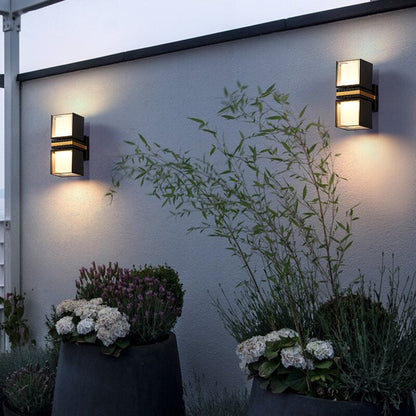 Lámpara de Jardín LED Ajustable, Impermeable y Moderna, Iluminación Personalizable para Exteriores 4