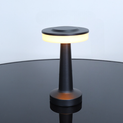 Lámpara de Mesa LED Negra de Metal con Luz Cálida – Diseño Moderno para Oficina y Hogar, Ideal para Mesita de Noche 0