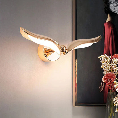 Lámpara de Pared Aplique Gaviota con Acabado Dorado – Iluminación Elegante para Sala y Dormitorio 1