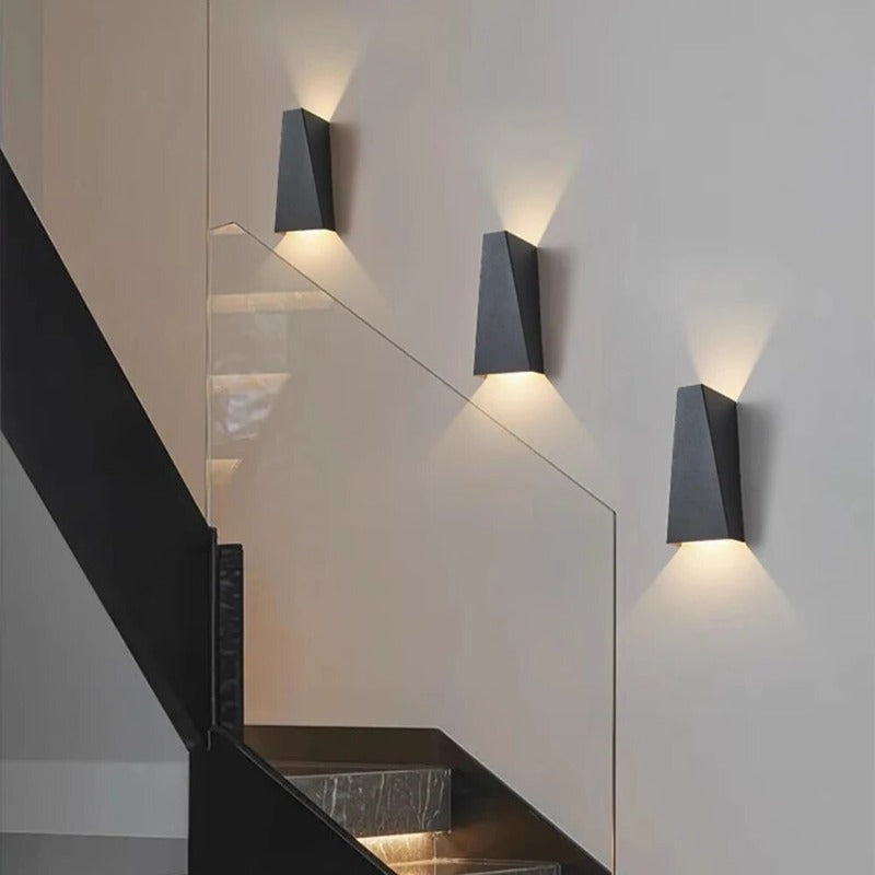 Lámpara de Pared Moderna para Exteriores – Aplique Pared de Metal con Iluminación Brillante y Diseño Elegante 2