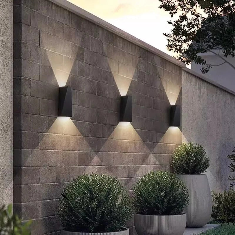 Lámpara de Pared Moderna para Exteriores – Aplique Pared de Metal con Iluminación Brillante y Diseño Elegante 3