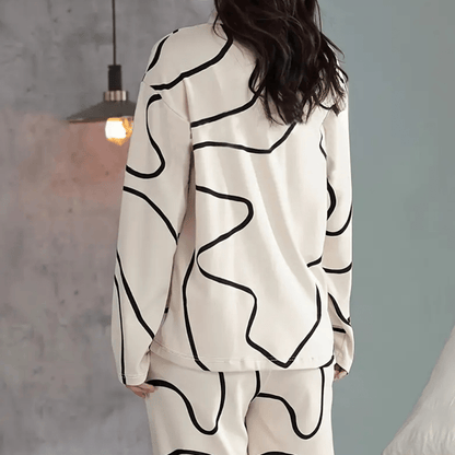 Pijama Mujer Invierno Elegante de 2 Piezas en Crema y Negro, Conjunto Suave y Moderno para Dormir 2