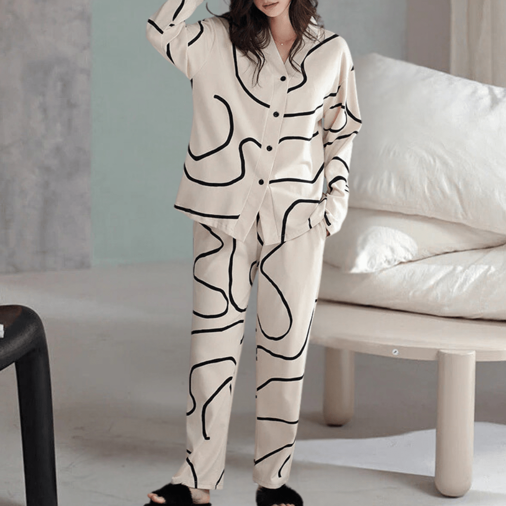 Pijama Mujer Invierno Elegante de 2 Piezas en Crema y Negro, Conjunto Suave y Moderno para Dormir 3