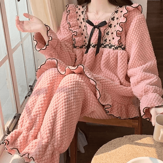Pijama Mujer Rosa con Detalles de Volantes, Conjunto de Pijamas de Mujer Suave y Cálido para Invierno, Ropa de Dormir Elegante 0
